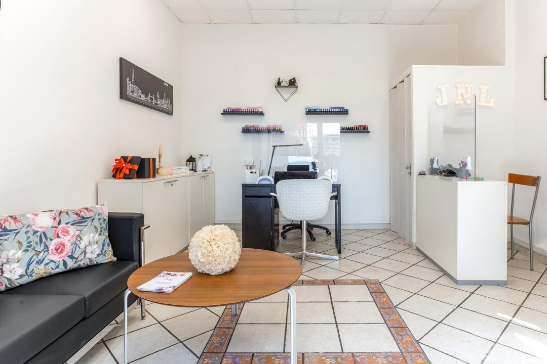 Jee Nails Lab, Navigatori, Roma