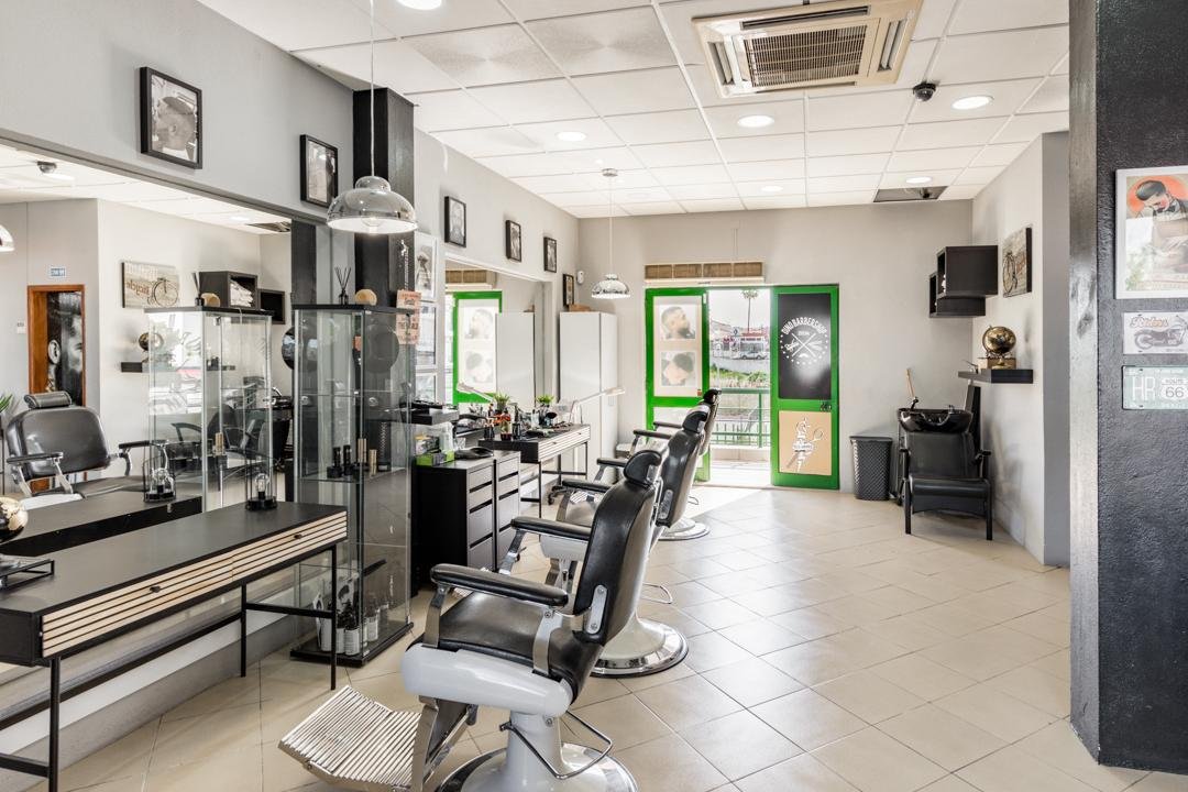 DinoBarbershop, Albufeira