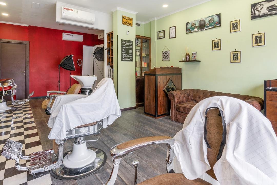 Mr Barry, Malafede, Roma