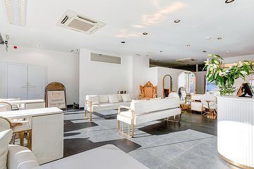 Salon Gold