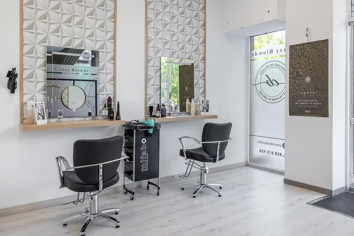 CRAZY BLONDE - Coiffure Granada - Photo de galerie - OneBooking
