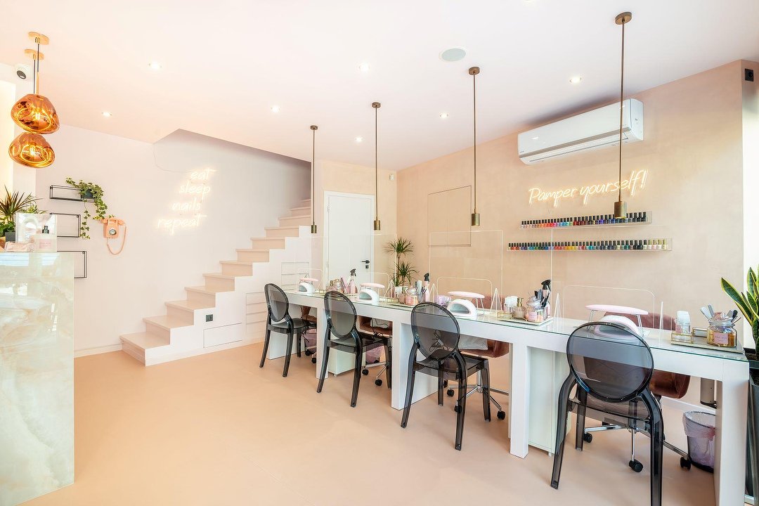 Pink Box Nail Bar, Chalandri, Αττική