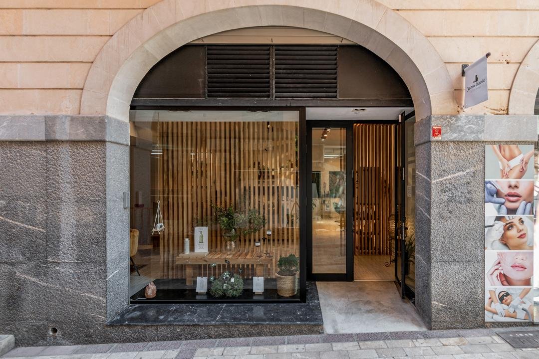 Eco & Slowhair salon by Jaume Barceló, Mallorca