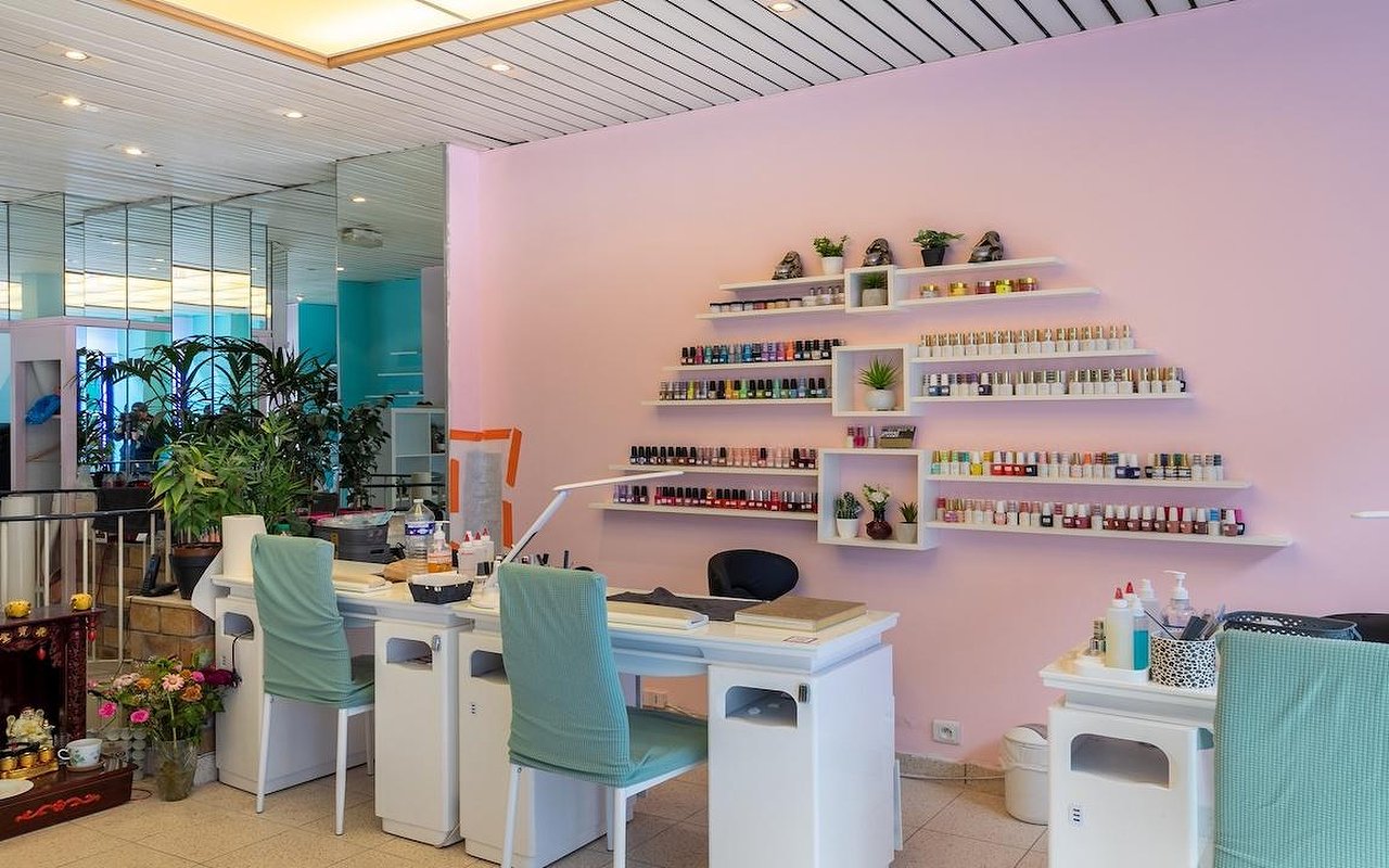 Soin des ongles en institut et en bar à ongles près de Issy-les ...