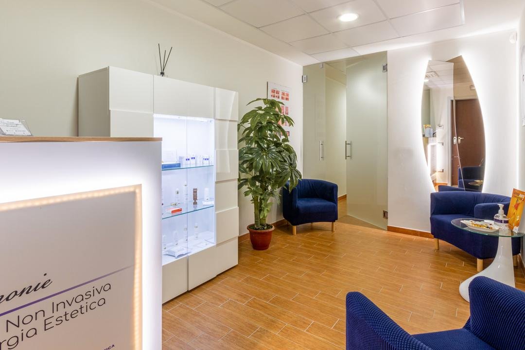 La Clinica Lecce, Lecce