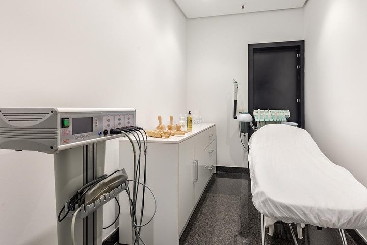 Cesar Morales International - Barbier Alcalá de Henares - Photo de galerie - OneBooking
