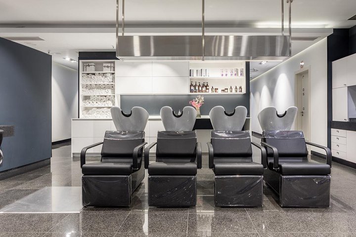 Cesar Morales International - Barbier Alcalá de Henares - Photo de galerie - OneBooking