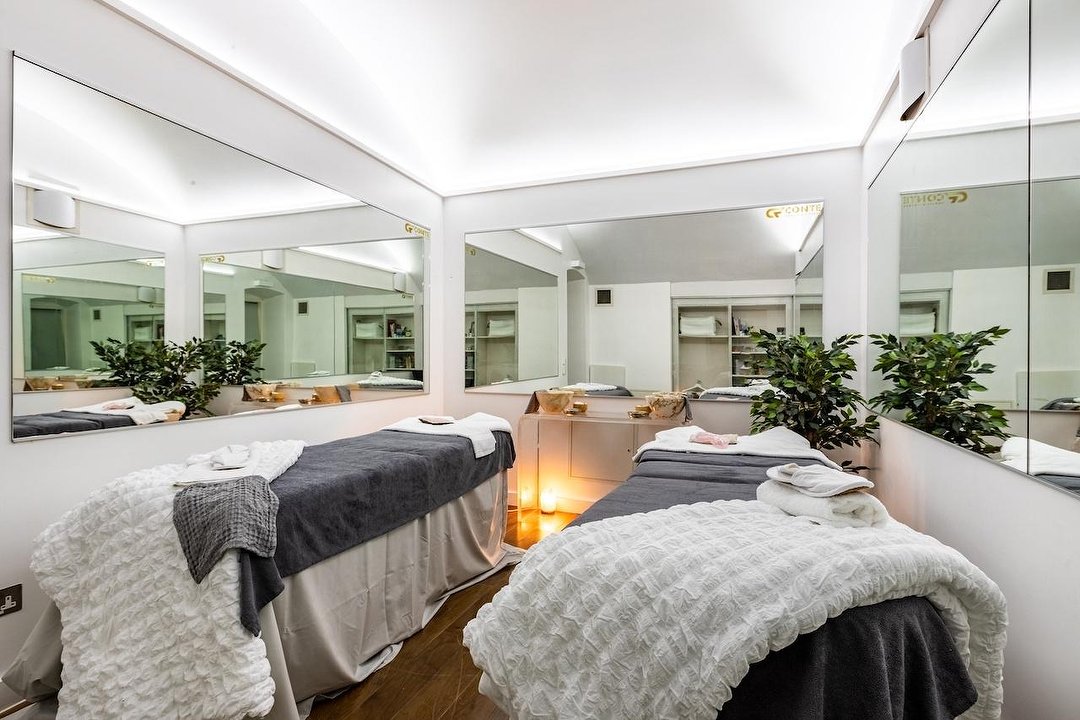 Signature Suite Day Spa Beauty Salon in Liverpool Street, London