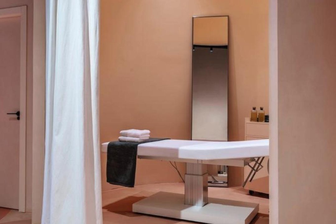DAU Estética, El Carralero, Comunidad de Madrid