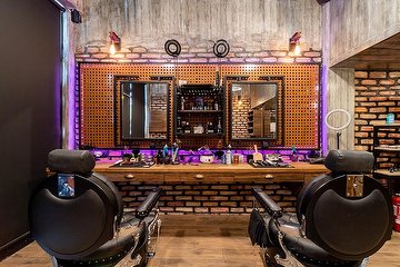 Black Bull Mens Saloon