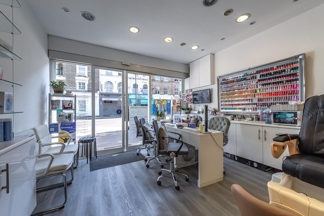Pure Essentials Nails, King's Cross, London