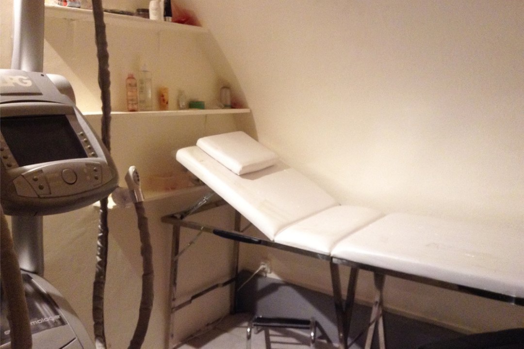 Izaka Beauty, Rue Saint-Denis, Paris