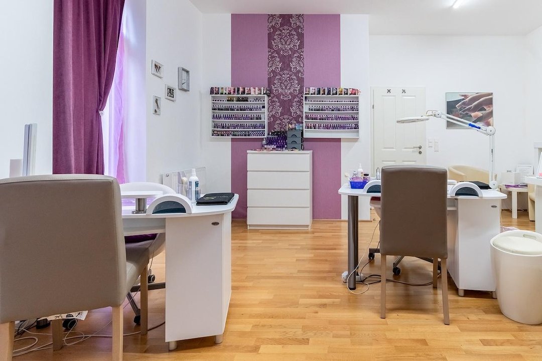 Nagelstudio Erika Körmöczi, Inzersdorf, Wien