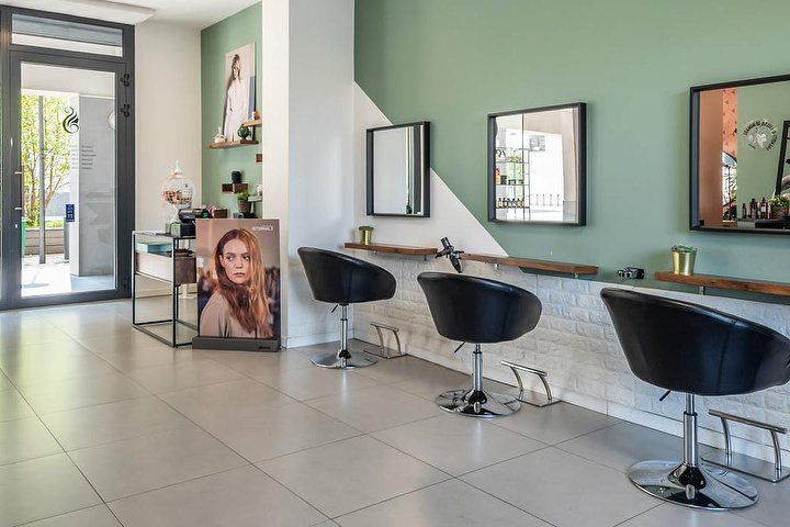 Smary Hairstyle - Coiffure Figino - Photo de couverture - OneBooking