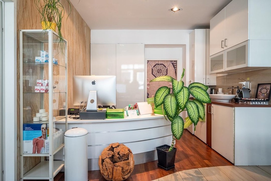 Oase Salon, Fünfhaus, Wien