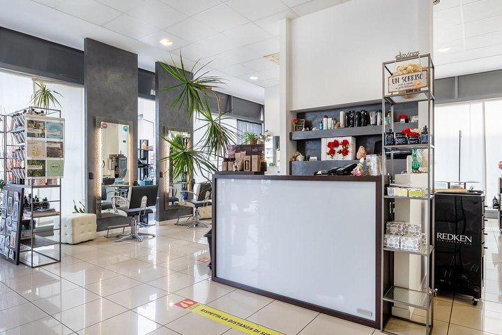 Acconciature Unisex Mary - Coiffure Parma - Photo de galerie - OneBooking