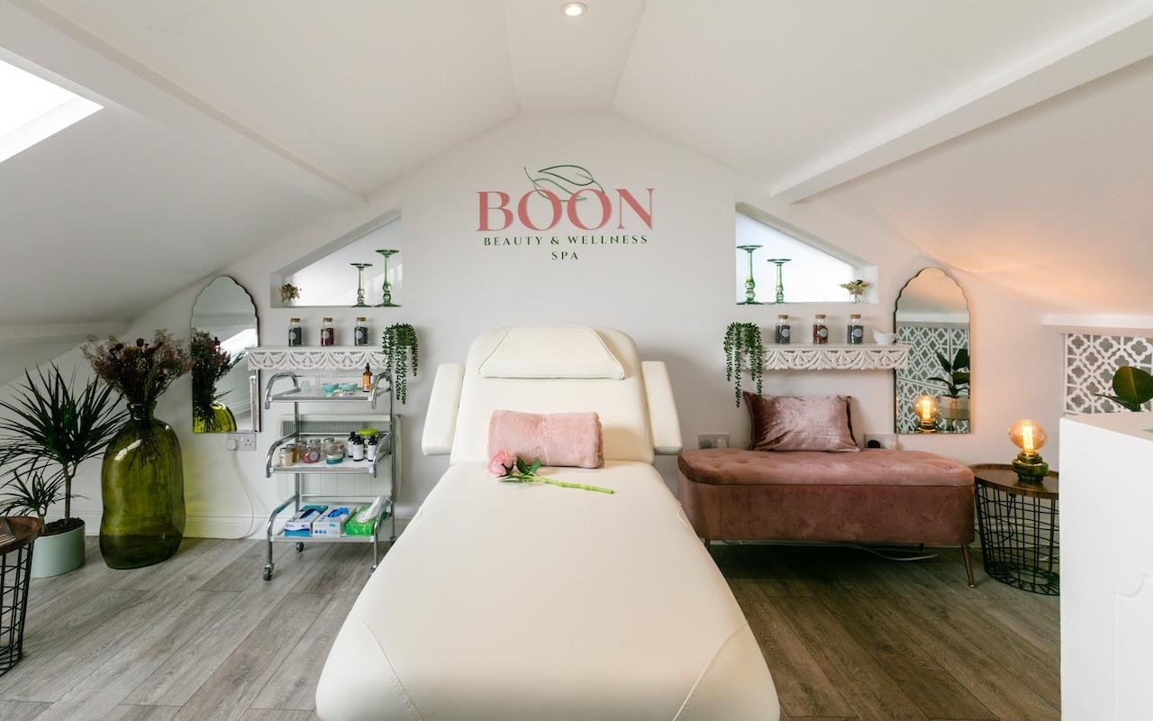 Top 20 places for Indian head massages near Bentley Priory Museum