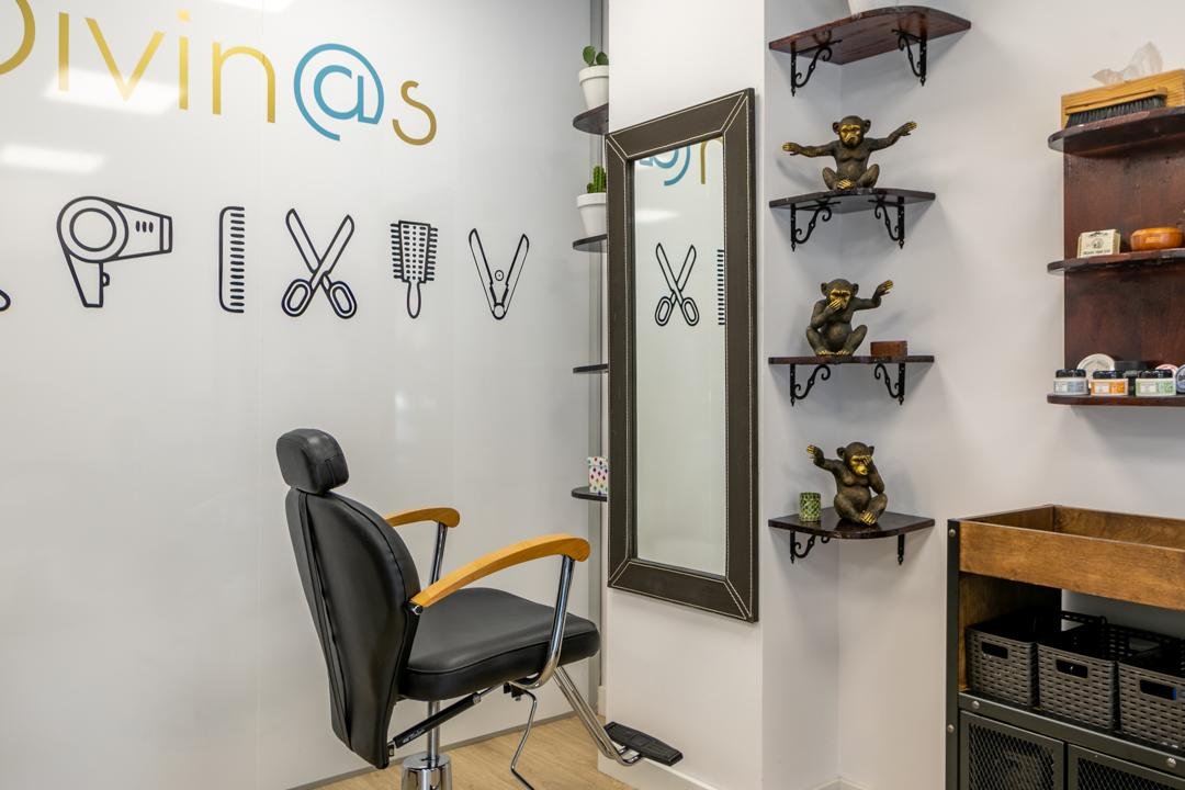Divin@s, Sants-Badal, Barcelona