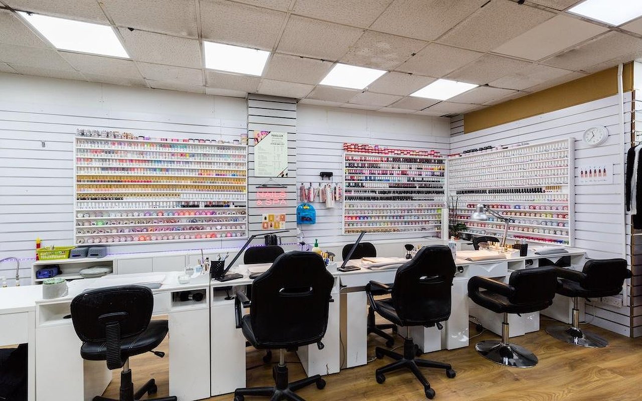 Nail treatments at nail salons and nail bars in Hounslow, London