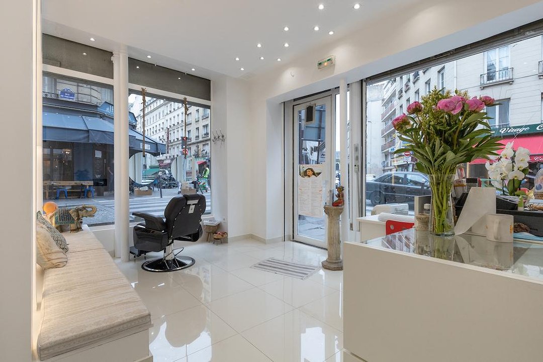 Fina collections beauté, Porte-Saint-Denis, Paris