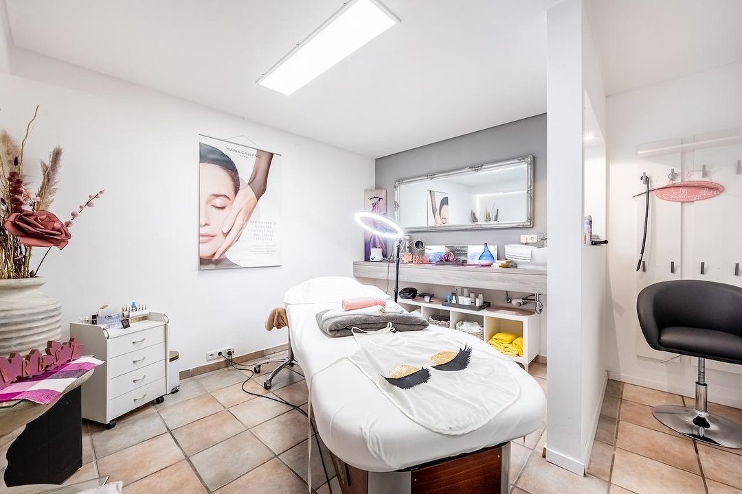 Kosmetikstudio Cremetöpfchen - Wimpern by Kristi, Urbach, Köln