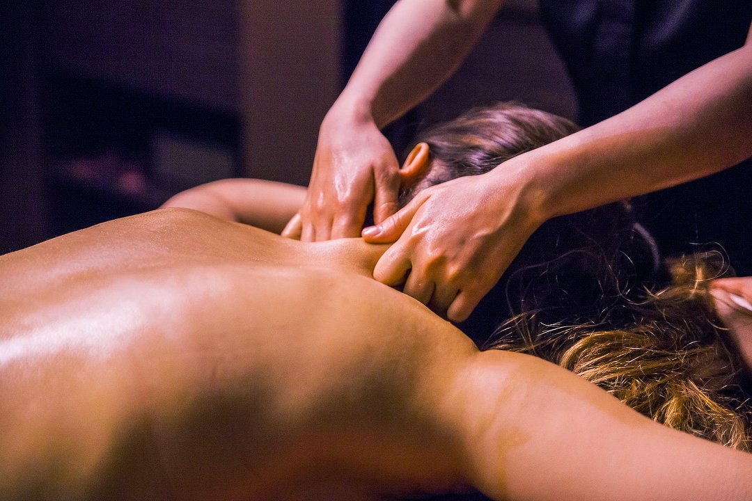 Adila massages, Bonne-Nouvelle, Paris