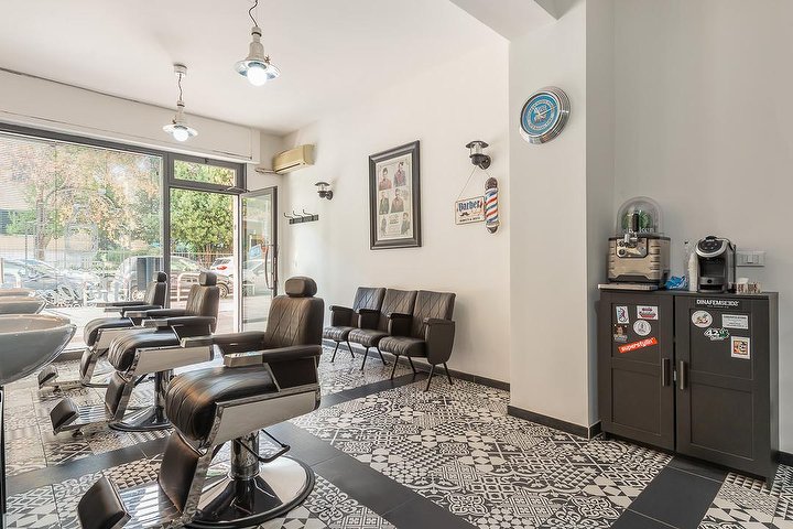 Poison Barber Shop - Barbier Roma - Photo de galerie - OneBooking