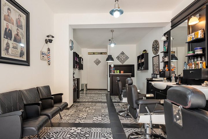 Poison Barber Shop - Barbier Roma - Photo de couverture - OneBooking