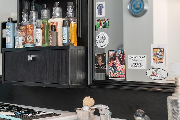 Poison Barber Shop - Barbier Roma - Photo de galerie - OneBooking
