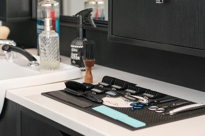 Poison Barber Shop - Barbier Roma - Photo de galerie - OneBooking