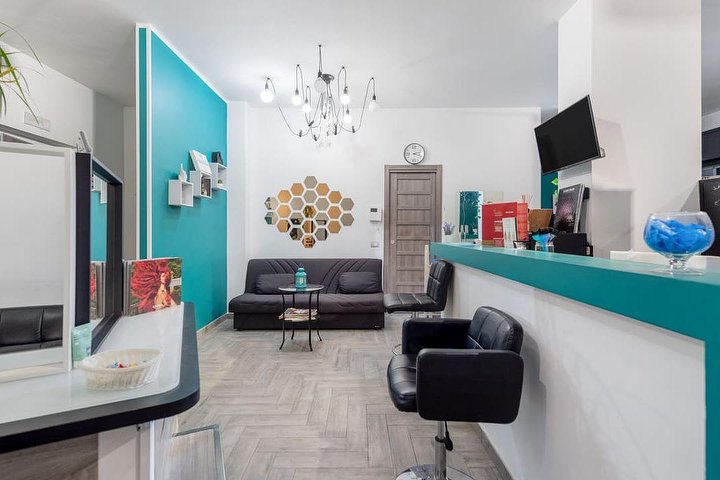Kolors Hair Stylist - Coiffure Volla - Photo de galerie - OneBooking