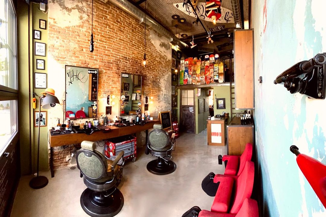 Tule Hood Barber & Tattoo, Αττική
