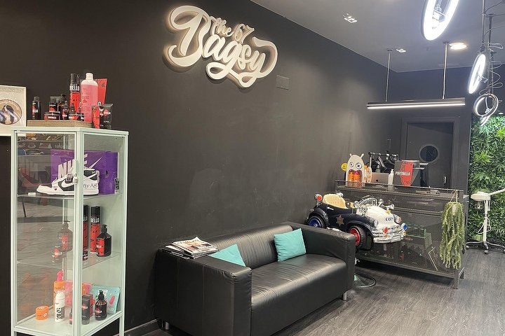 The 67 Bagsy - Barbier Oviedo - Photo de couverture - OneBooking