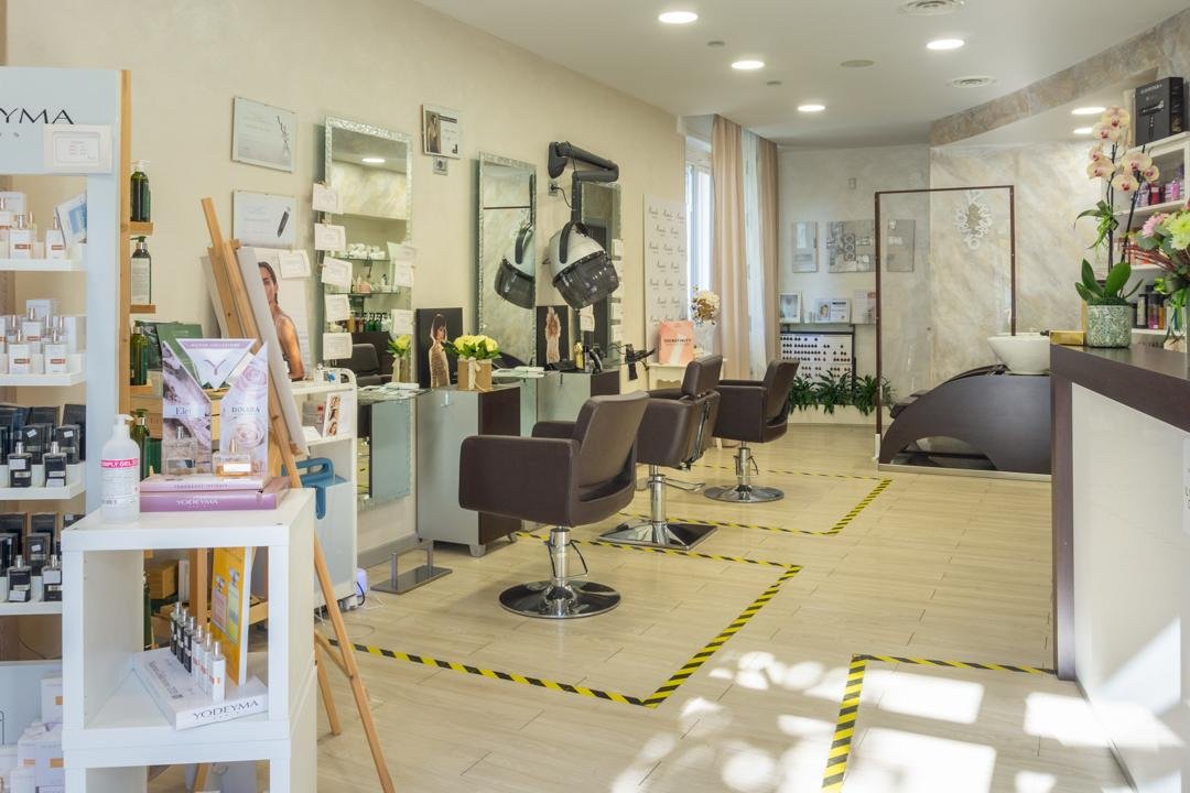 Manuela Hairstyle, Marche