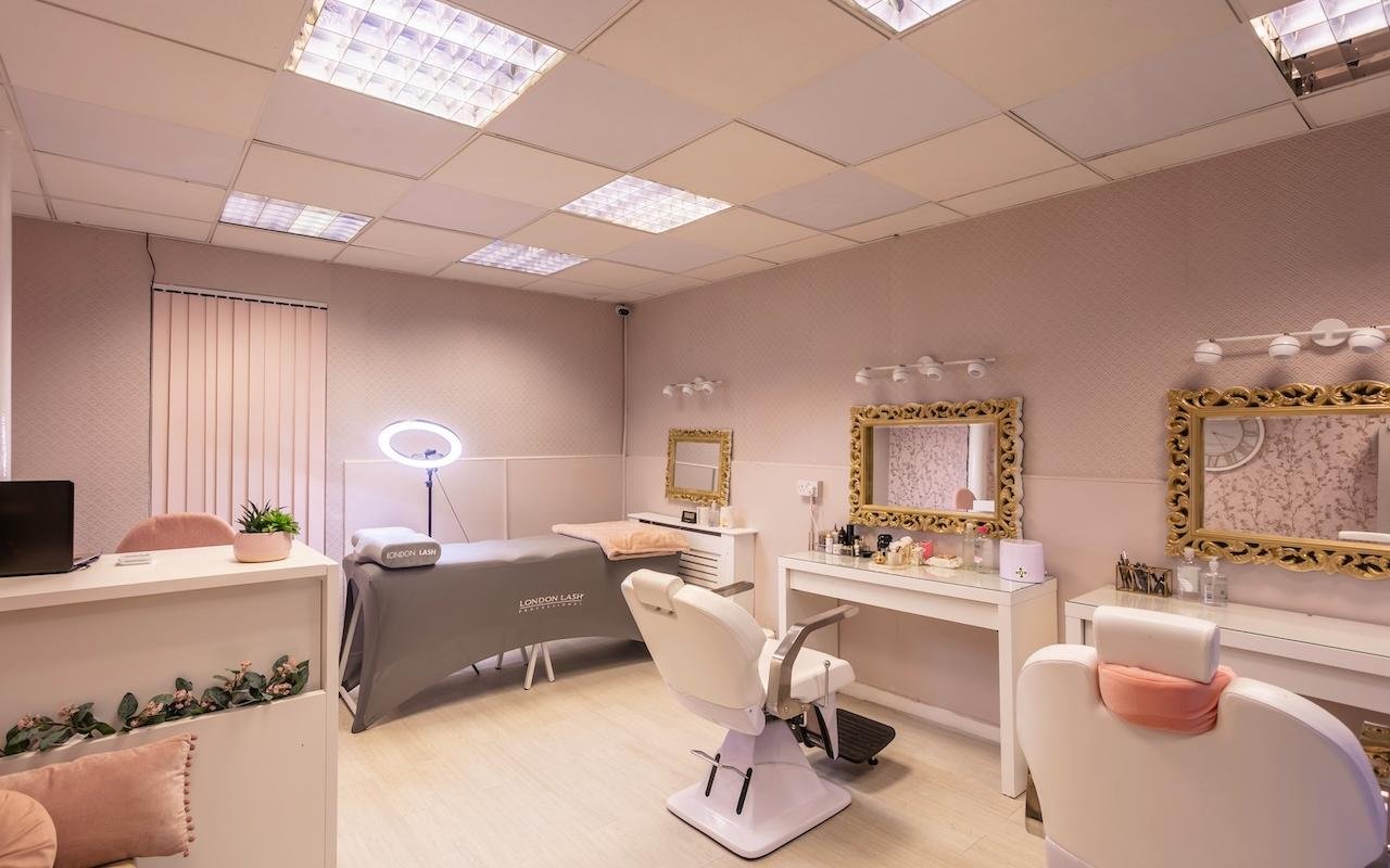 Top 20 Places For Makeup In Glasgow