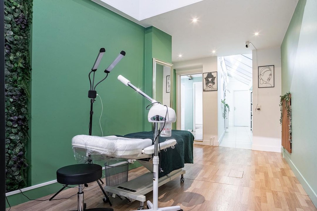 New Life Health Beauty SRL, Fort Jaco, Ukkel