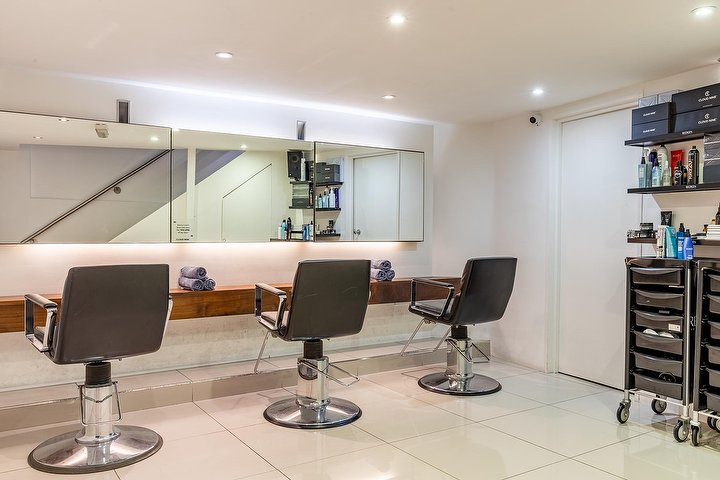MP4 Hair & Beauty Salon - Coiffure Crouch End - Photo de galerie - OneBooking