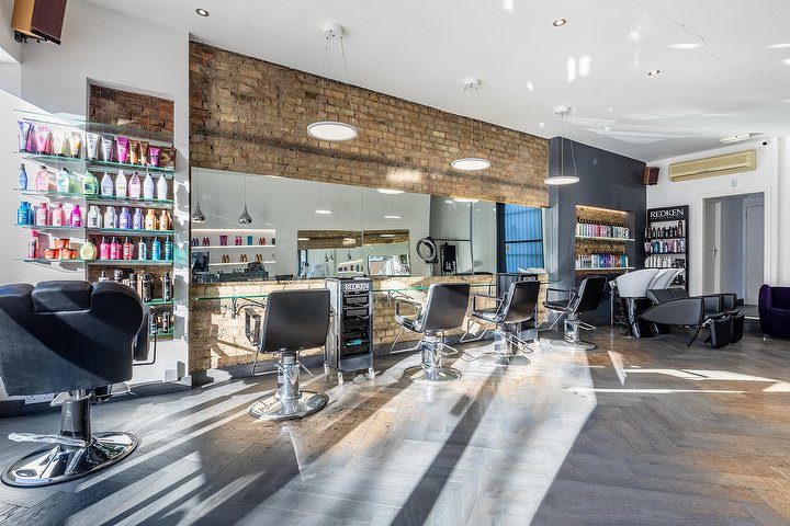 MP4 Hair & Beauty Salon - Coiffure Crouch End - Photo de couverture - OneBooking