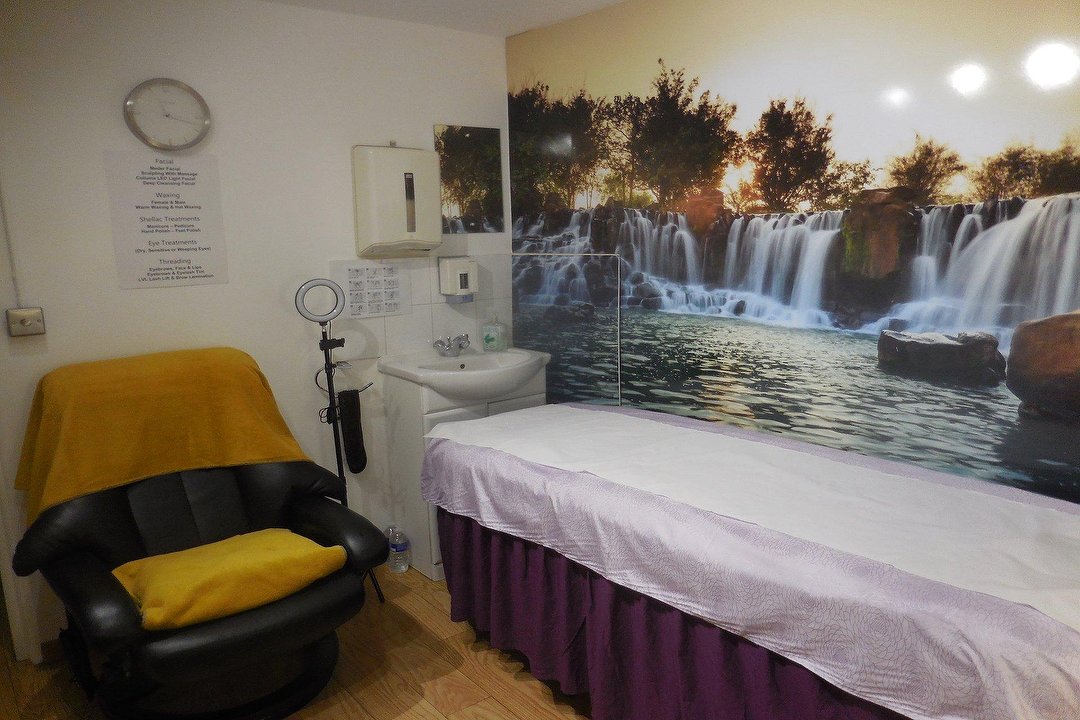 Zizi Nails, Waxing & Beauty, Pimlico, London