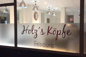 Holz's Köpfe - Friseure