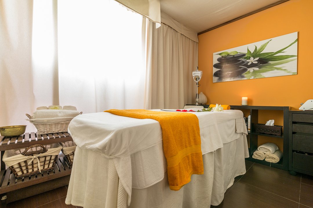 Bicasori Salud y Belleza, Valdeacederas, Madrid