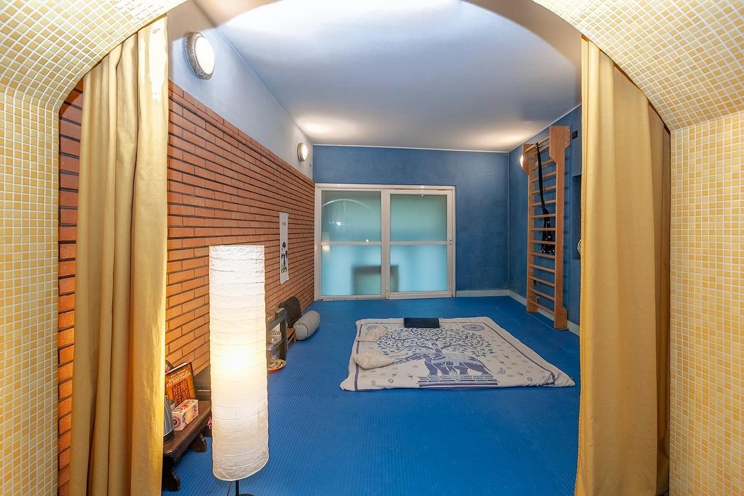 Shiatsu e Moxa Nat, Sarpi, Milano