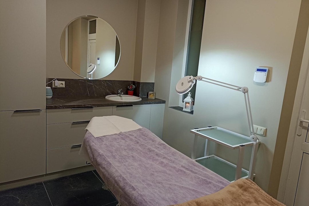 Grožio salonas Monro - Kosmetologė Halina, Antežeriai, Vilnius