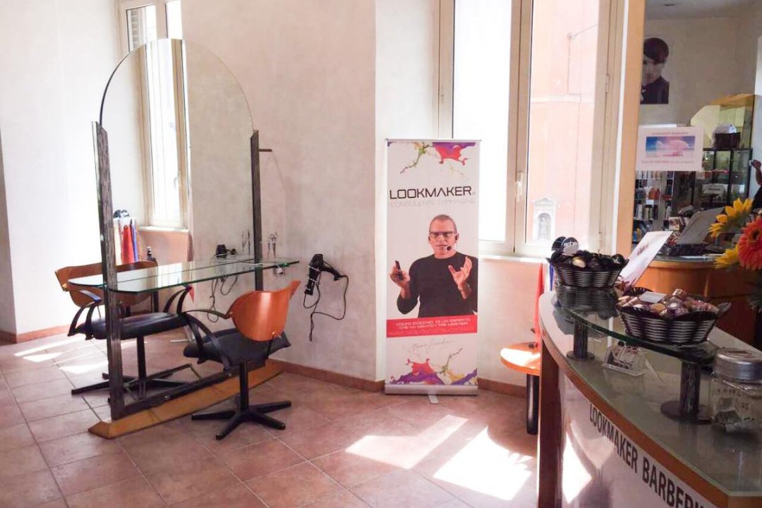 Lookmaker Barberini - Parrucchieri Estetica, Barberini, Roma