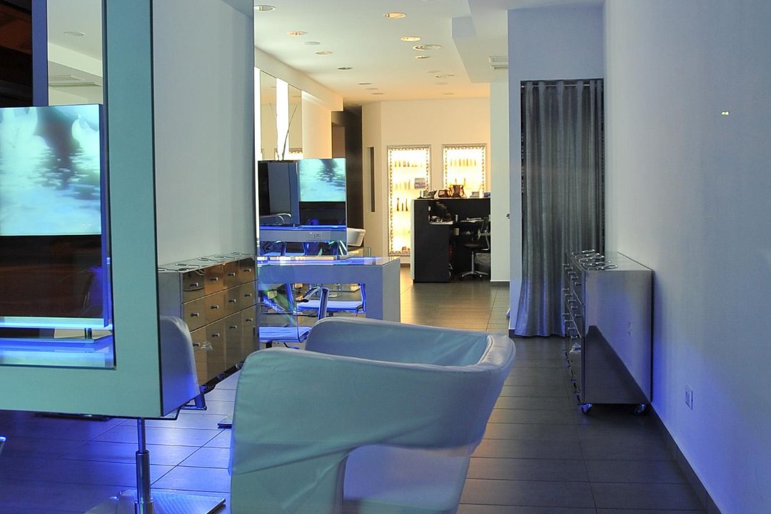 Giorgio Parrucchieri, Pesaro, Marche