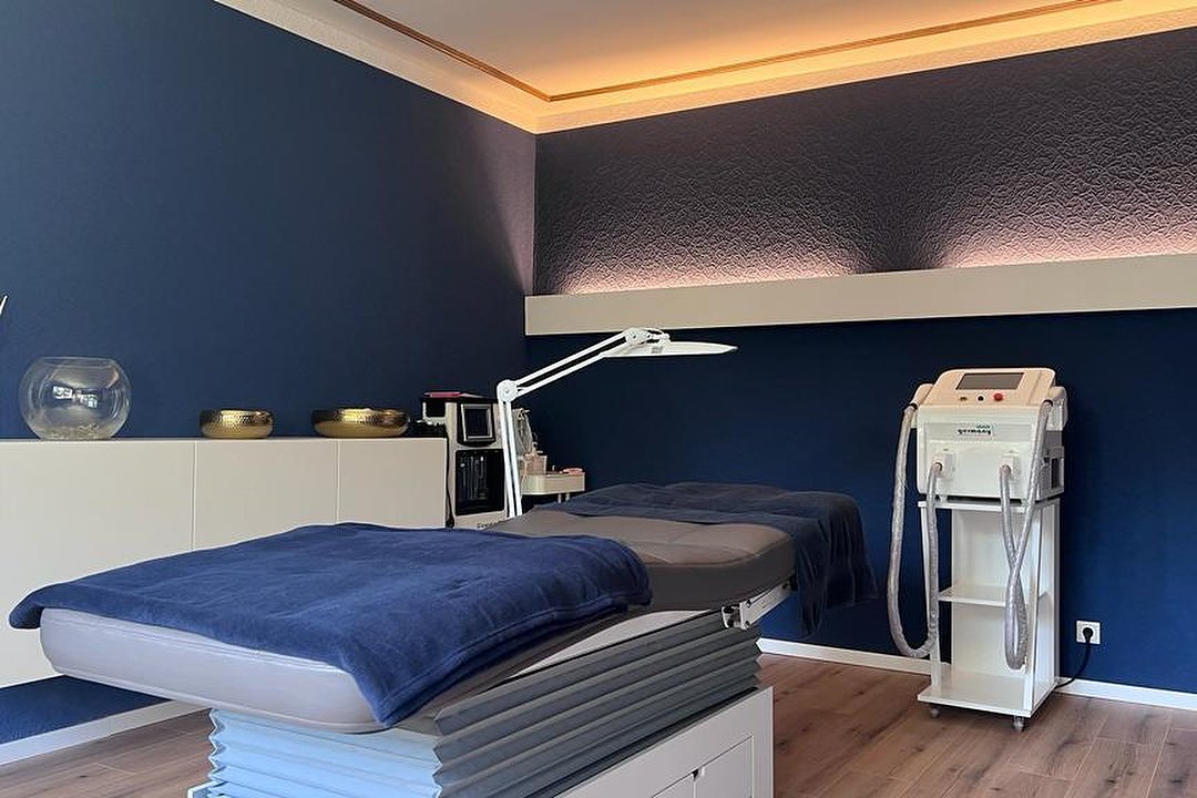J. Clinickel Kosmetik, Solingen