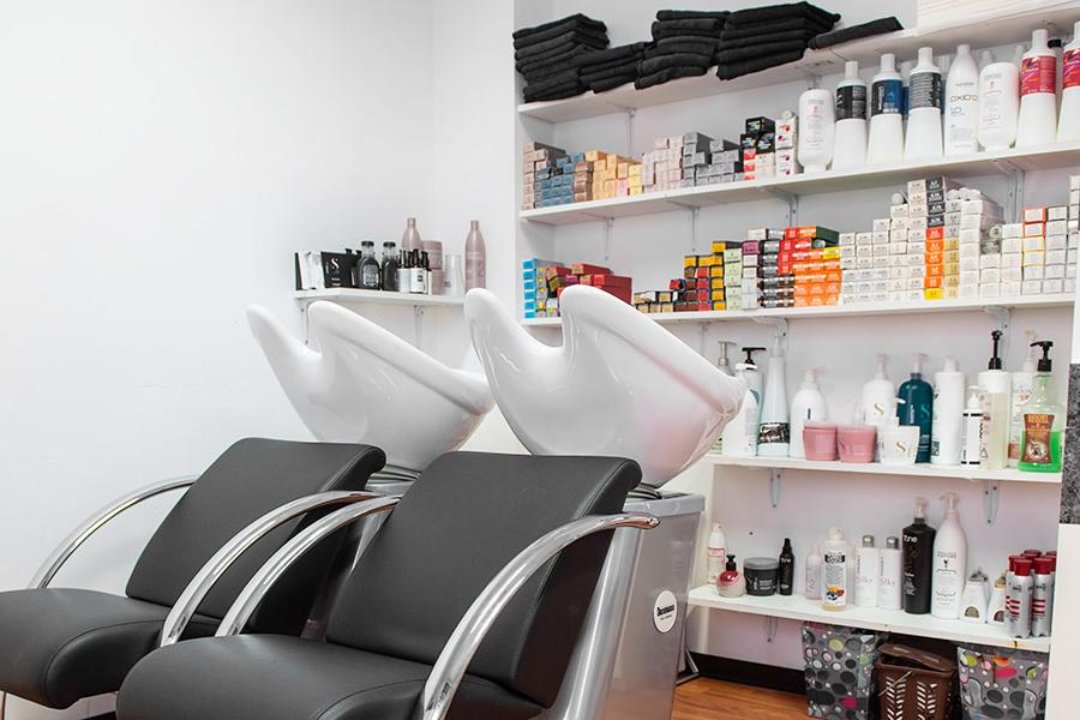New Fashion Hair Artists - Abbeveratoia, Parma
