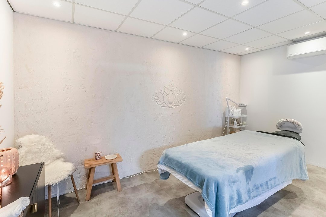 White Sunflower Massage & Bodywork, Patrimonium, Noord-Holland