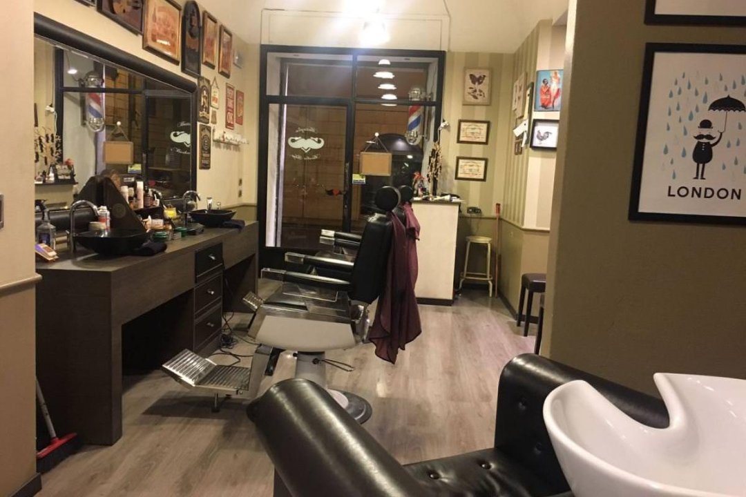 Battaglia Barber Shop Haircut and Shave, La Spezia, Liguria