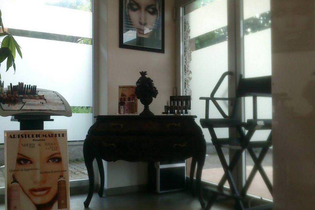 Locks Hair Studio , Toscana